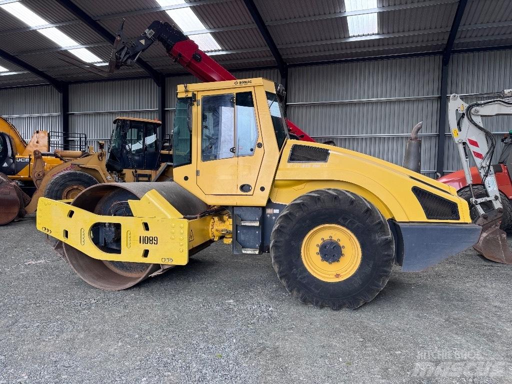 Bomag BW 213 D H-4 مداحل أحادية الأسطوانة