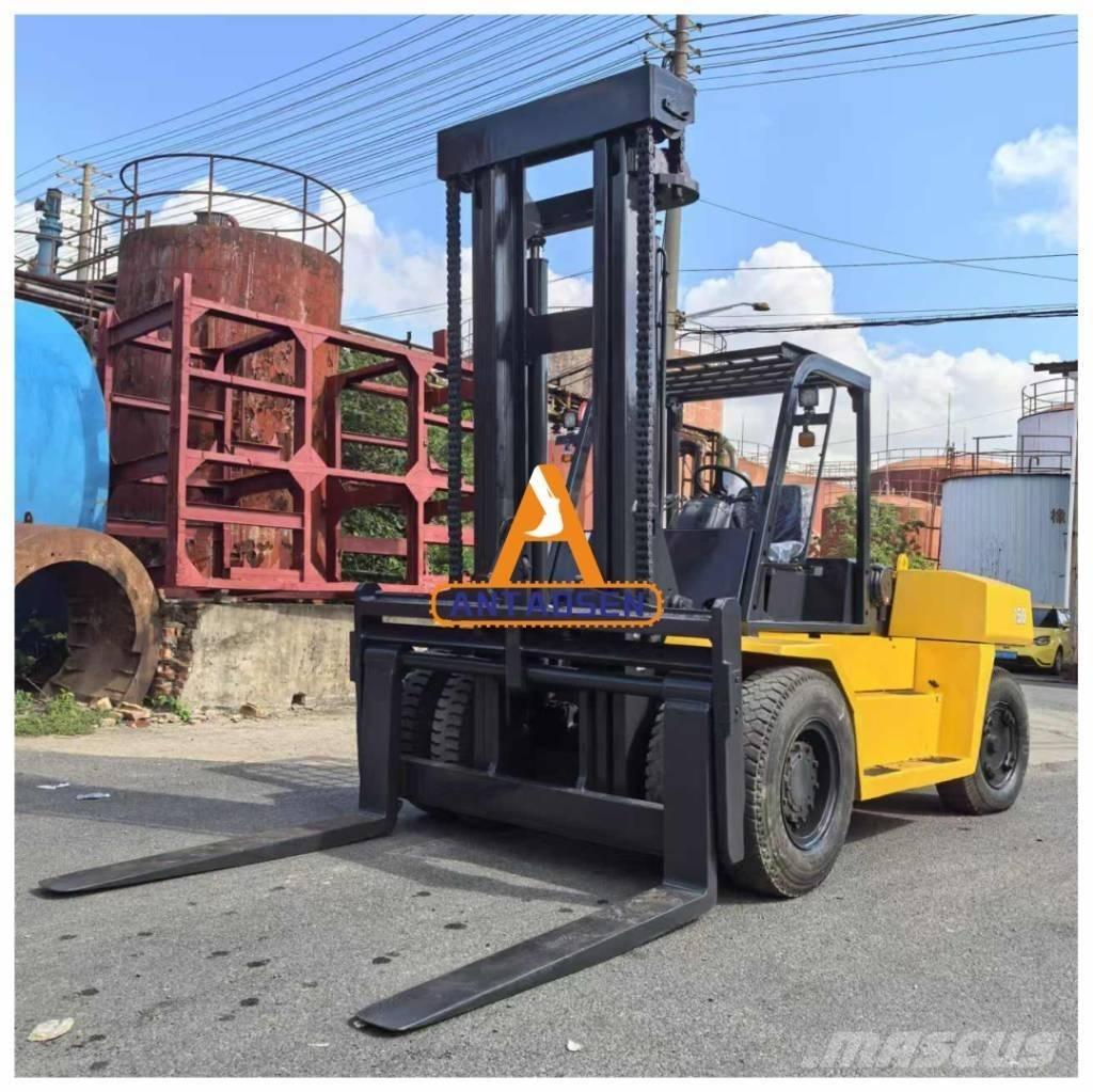 Komatsu FD150-7 شاحنات الديزل