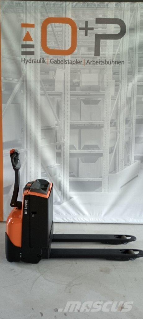 Toyota LWE 160 معدات التكديس الجوالة