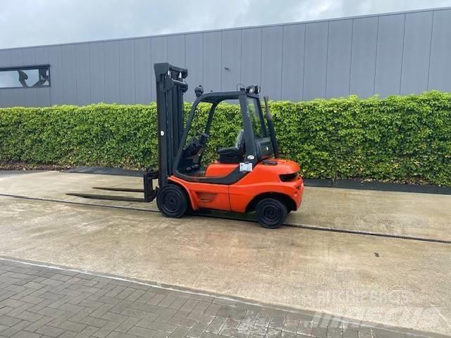 Linde H 30 D-03 شاحنات الديزل