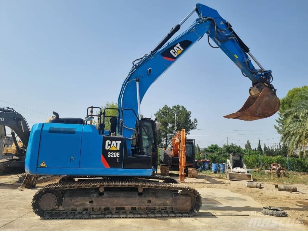 CAT 320 EL حفارات زحافة