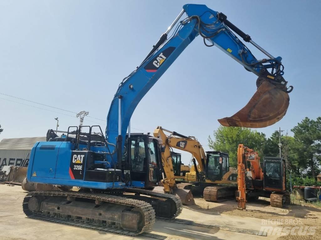 CAT 320 EL حفارات زحافة