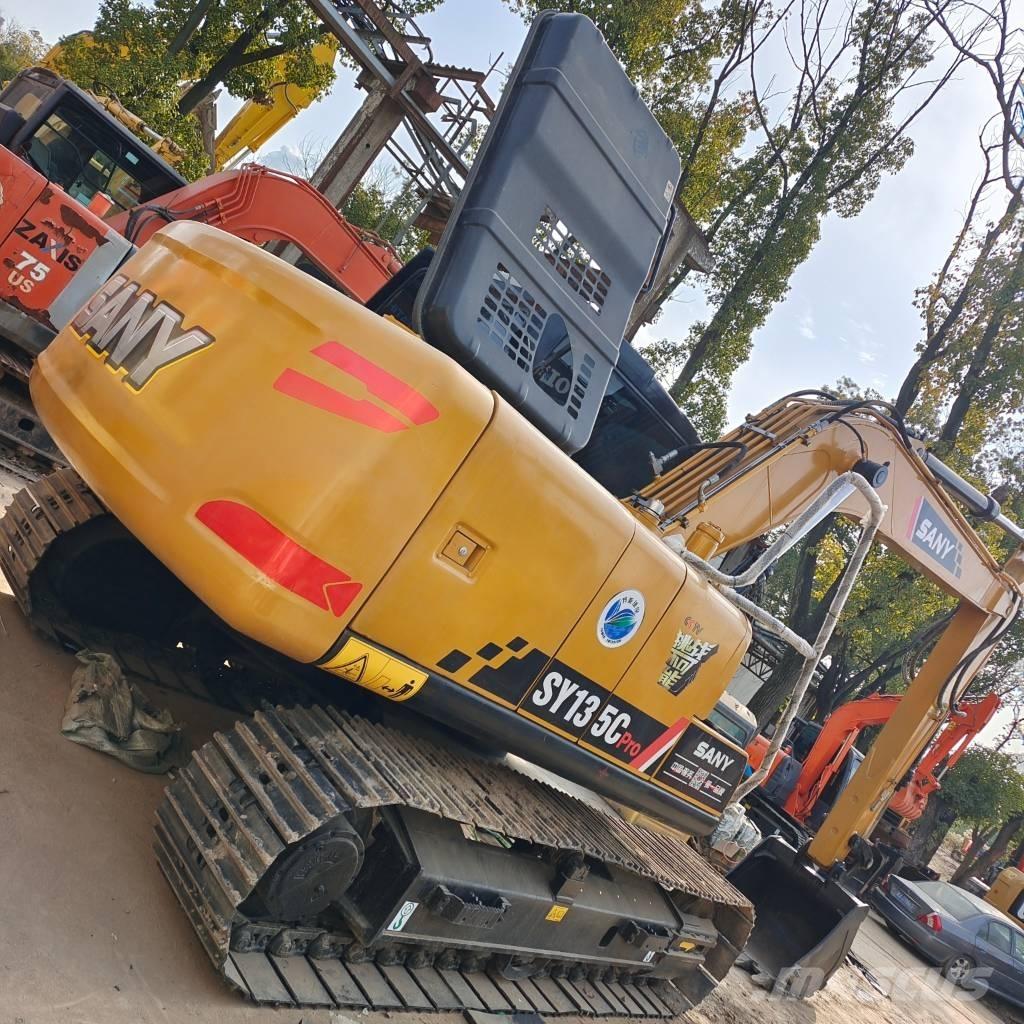 Sany SY 135 C حفارات زحافة
