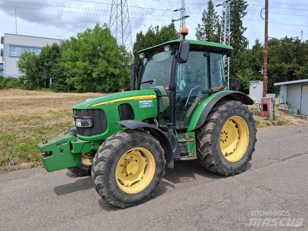 John Deere 5720 الجرارات