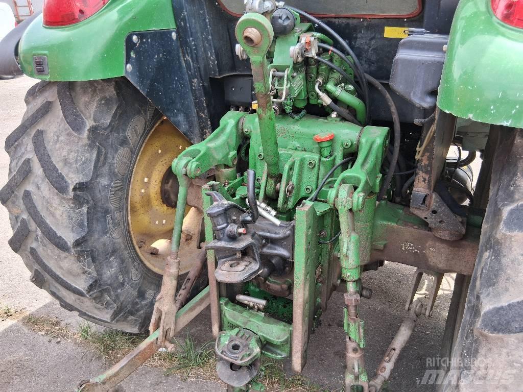 John Deere 5720 الجرارات