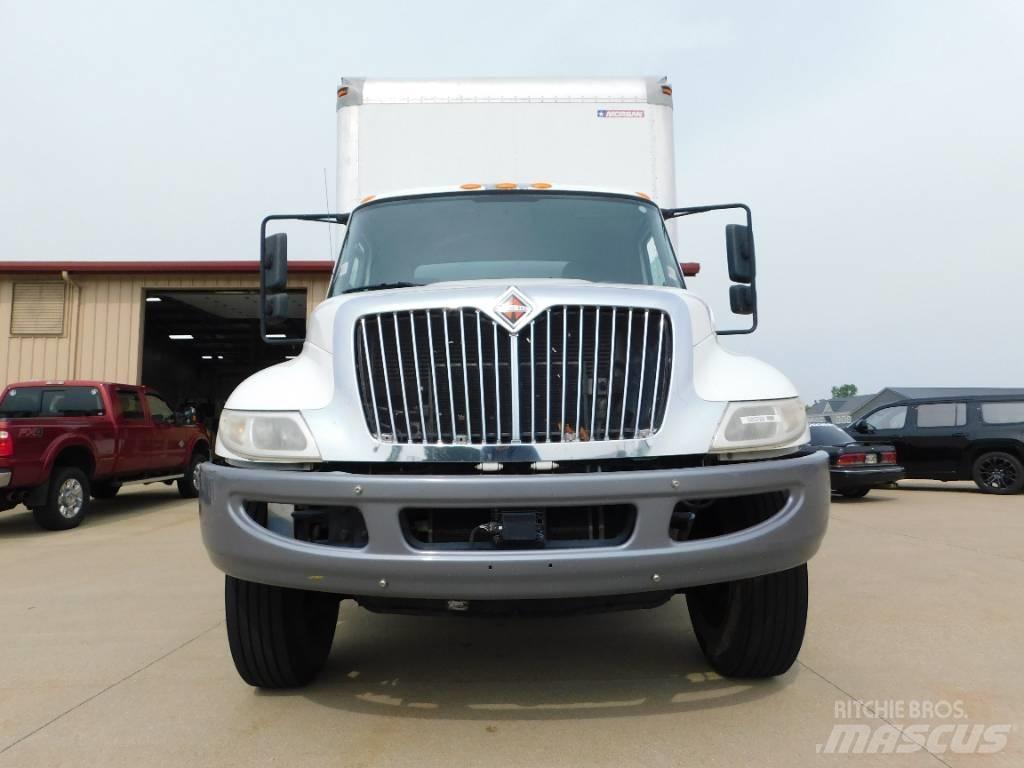 International 4300 شاحنات الحاويات