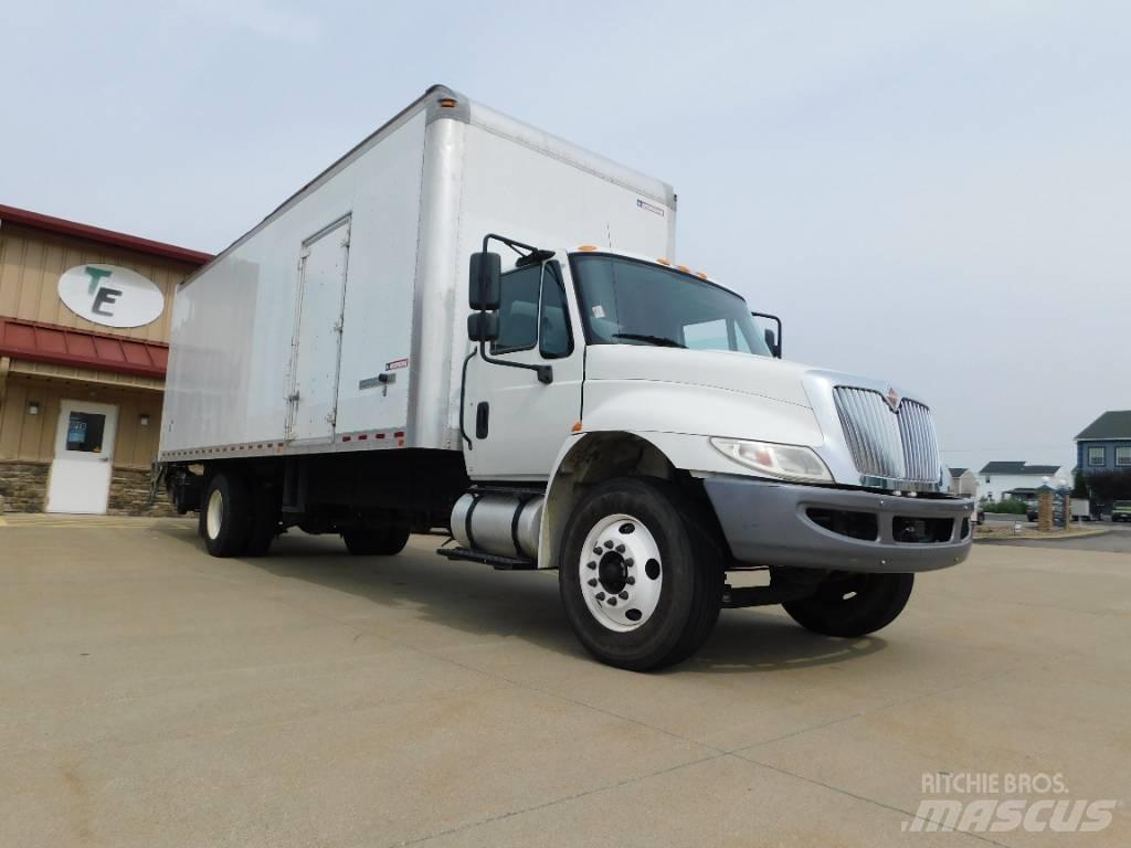 International 4300 شاحنات الحاويات