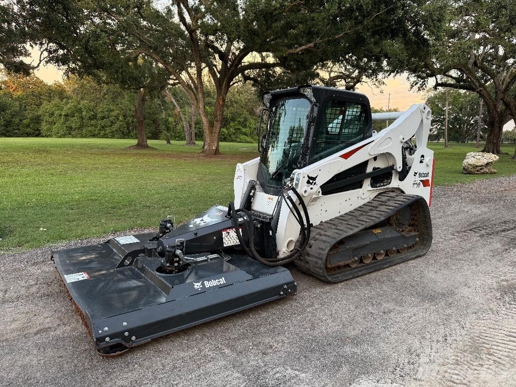 Bobcat T 770 لوادر انزلاقية التوجيه