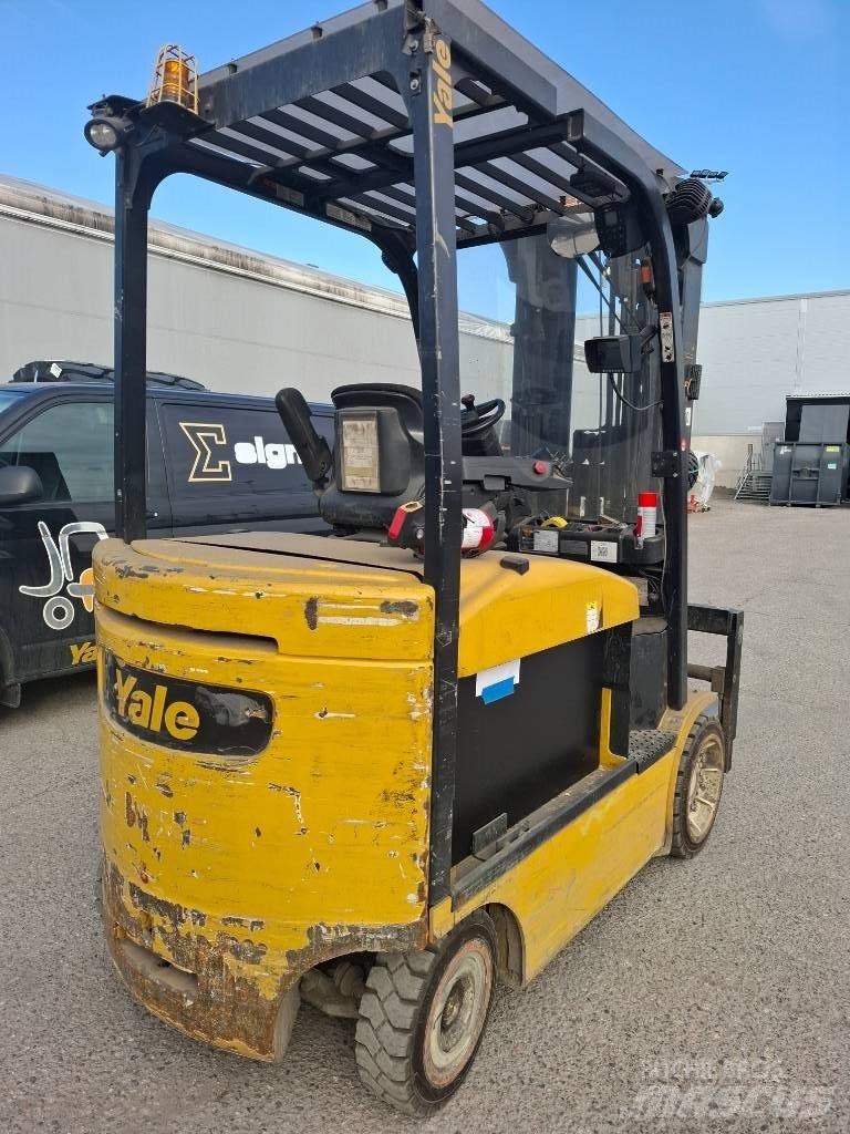 Yale ERC 40 VH شاحنات ذات رافعات شوكية تعمل بالكهرباء