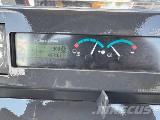 DEERE 210 ELP لوادر انزلاقية التوجيه