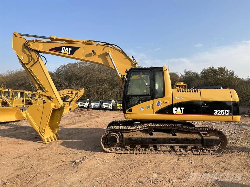 CAT 325C حفارات زحافة