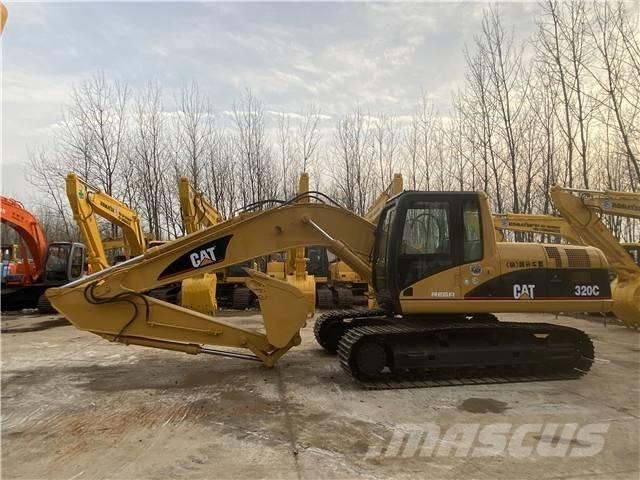 CAT 320C حفارات زحافة