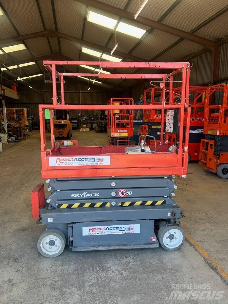SkyJack SJ3219 رافعات مقصية الشكل