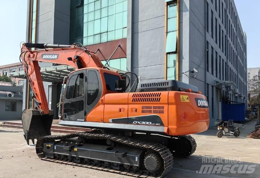 Doosan DX300 حفارات زحافة