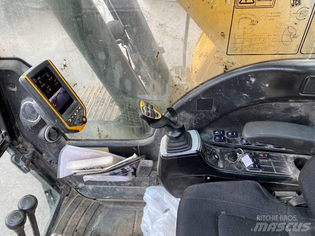 JCB JS 210 LC حفارات زحافة