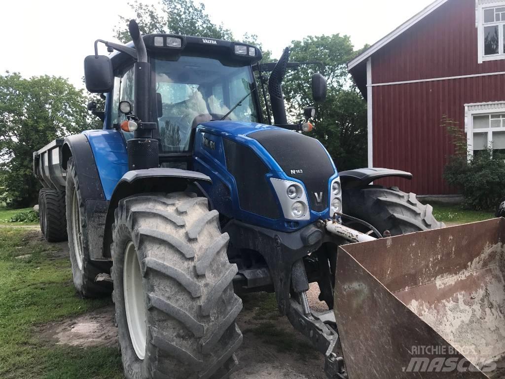 Valtra N163 الجرارات