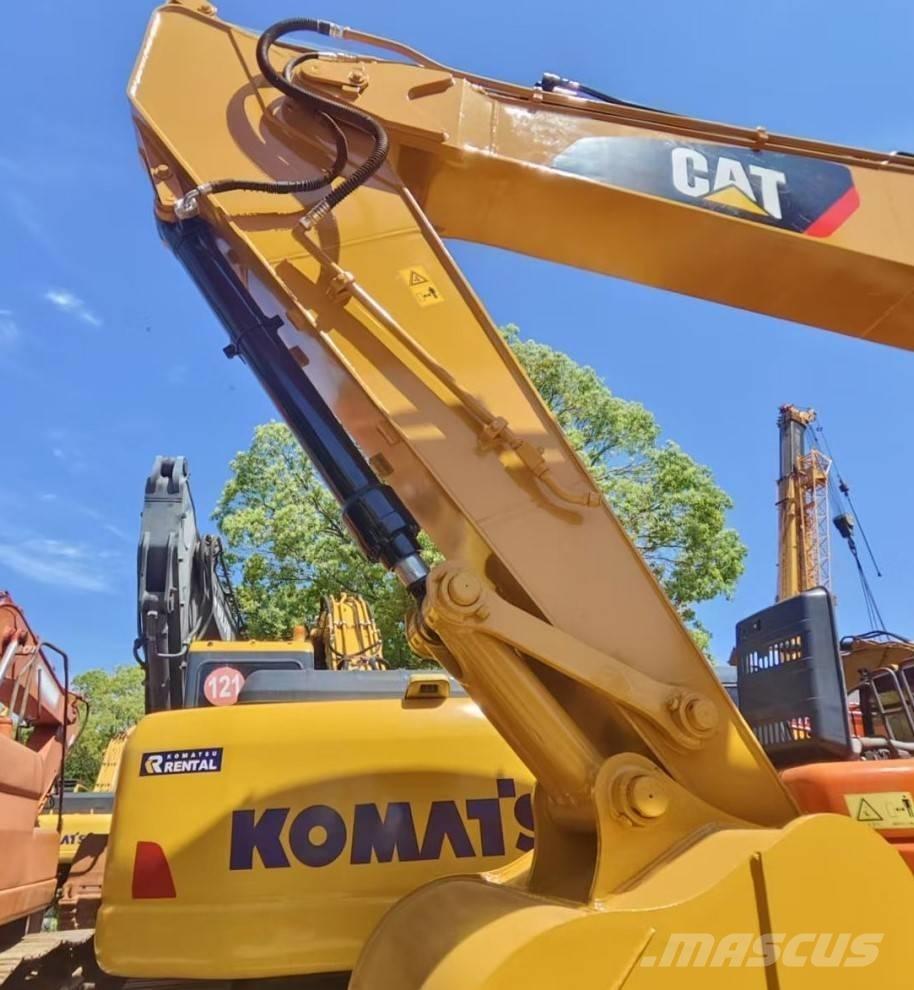 CAT 320 D حفارات زحافة