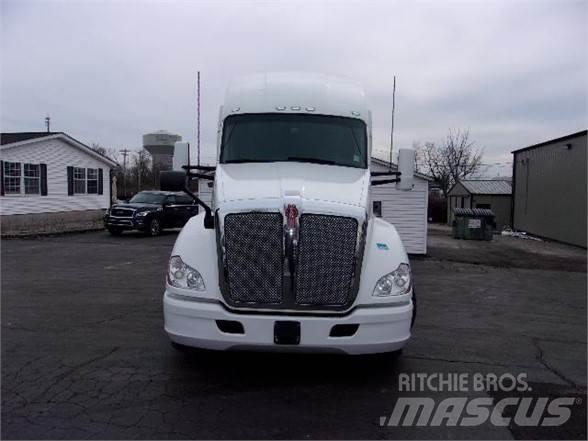 Kenworth T680 وحدات الجر
