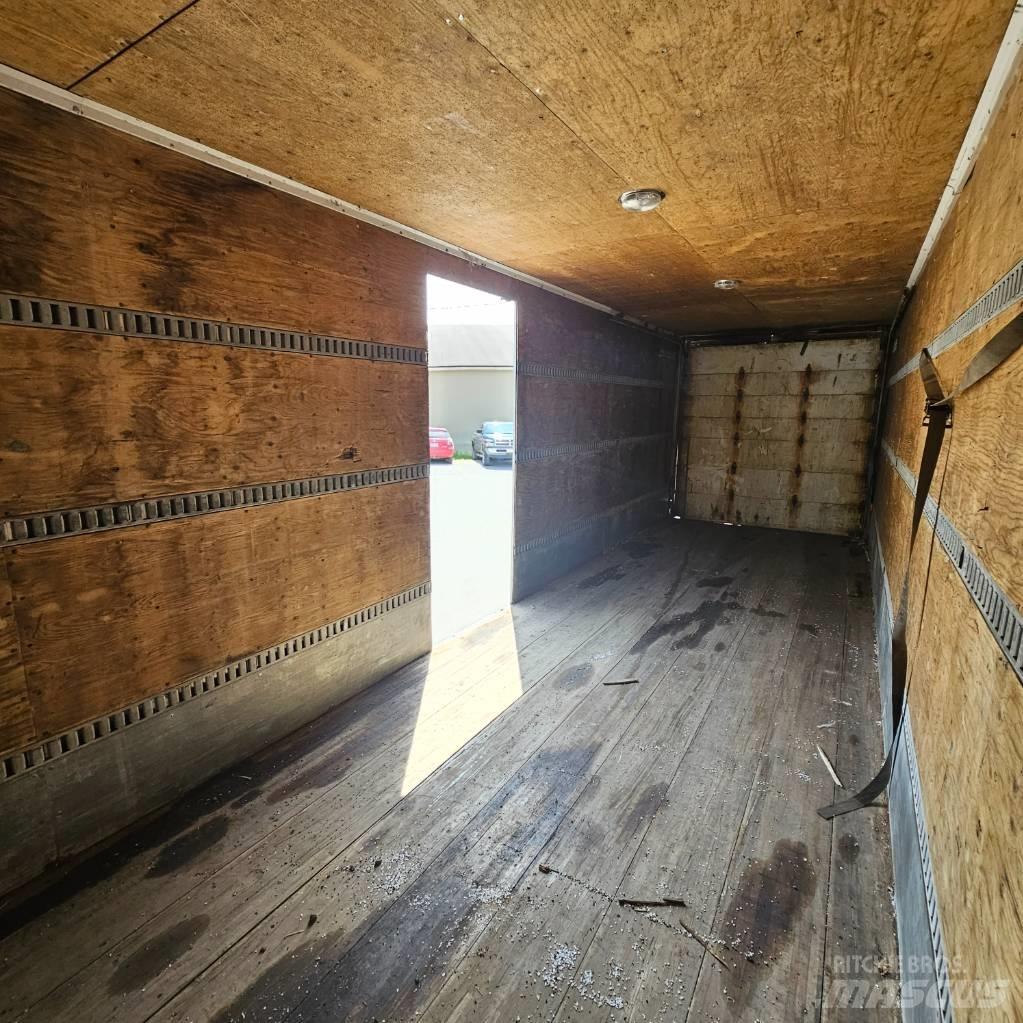 International 4400 شاحنات ذات هيكل صندوقي