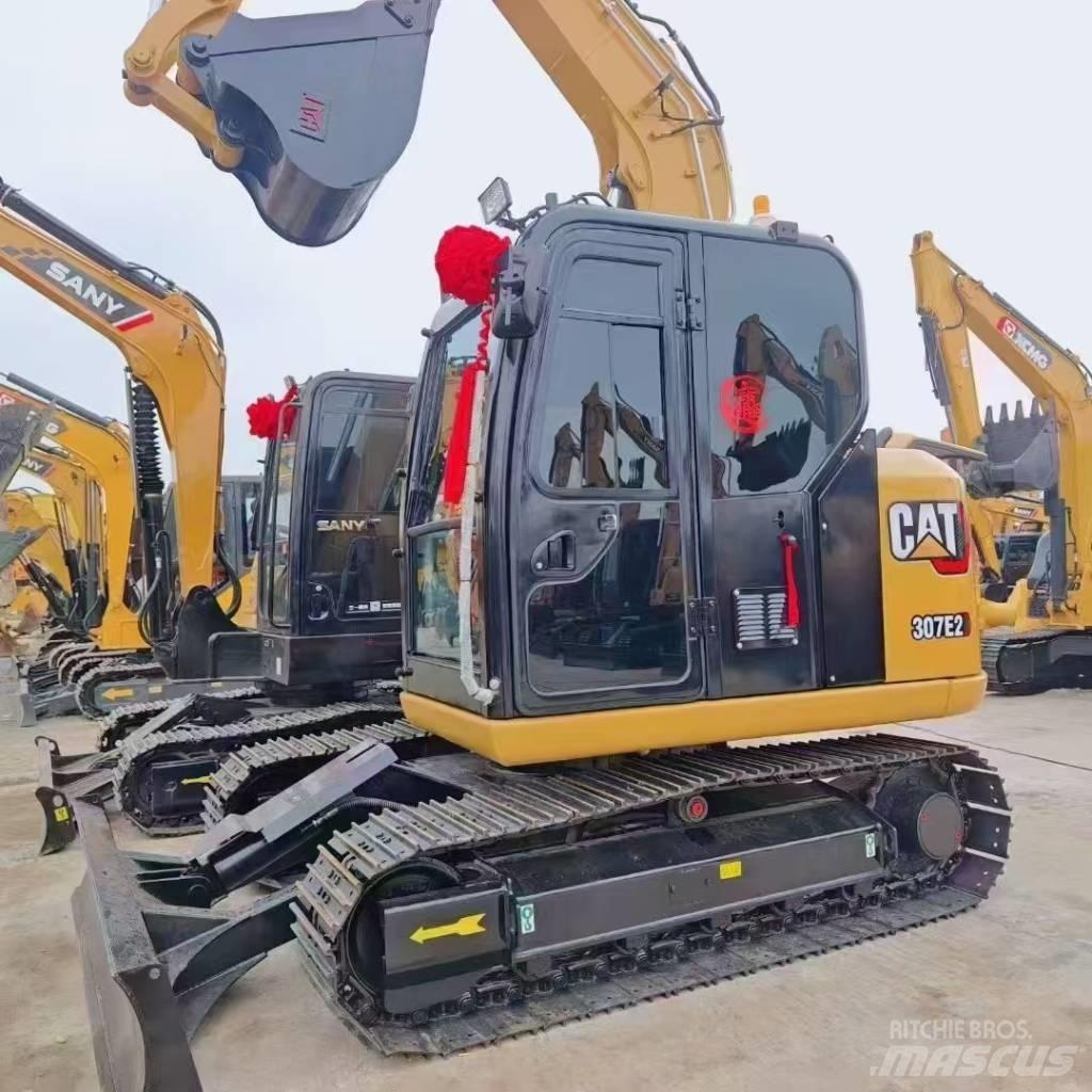 CAT 307E2 حفارات زحافة