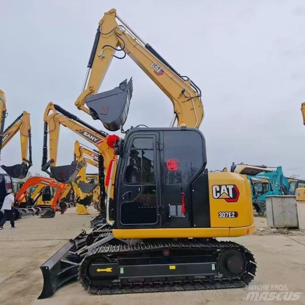 CAT 307E2 حفارات زحافة