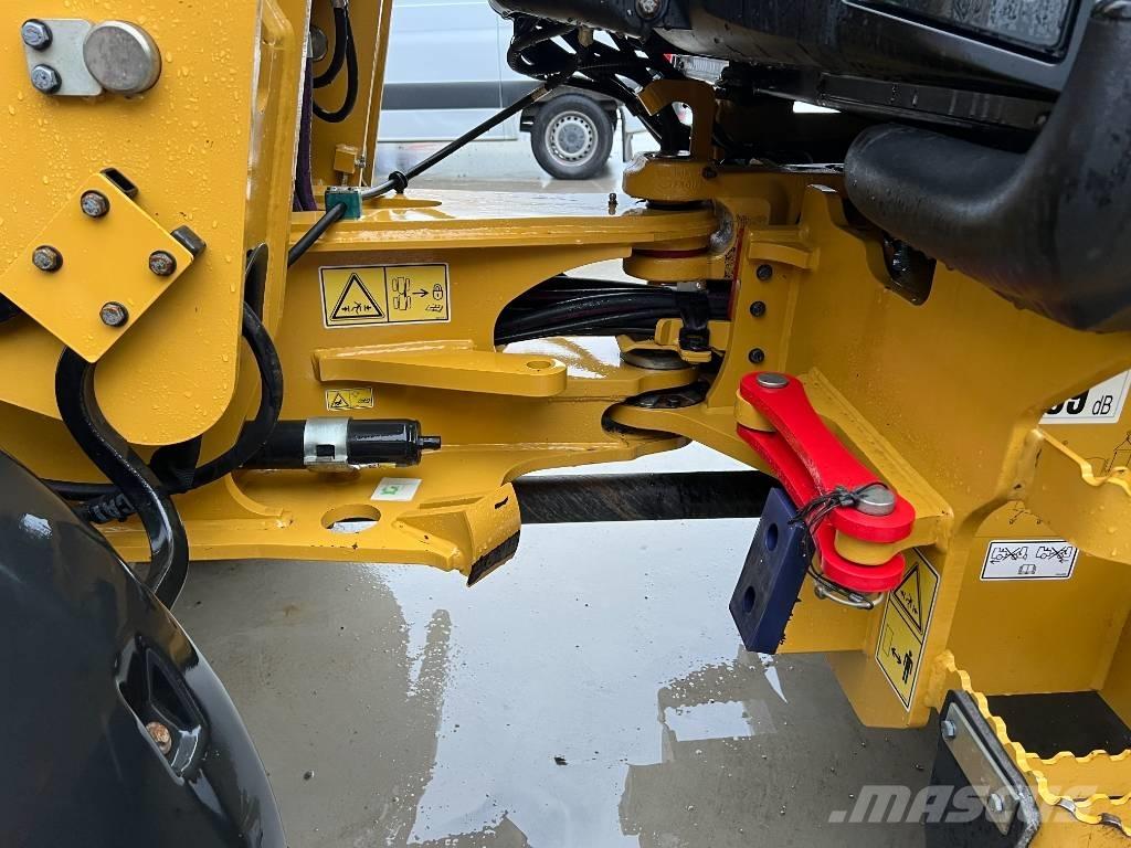 CAT 908M لوادر بعجل