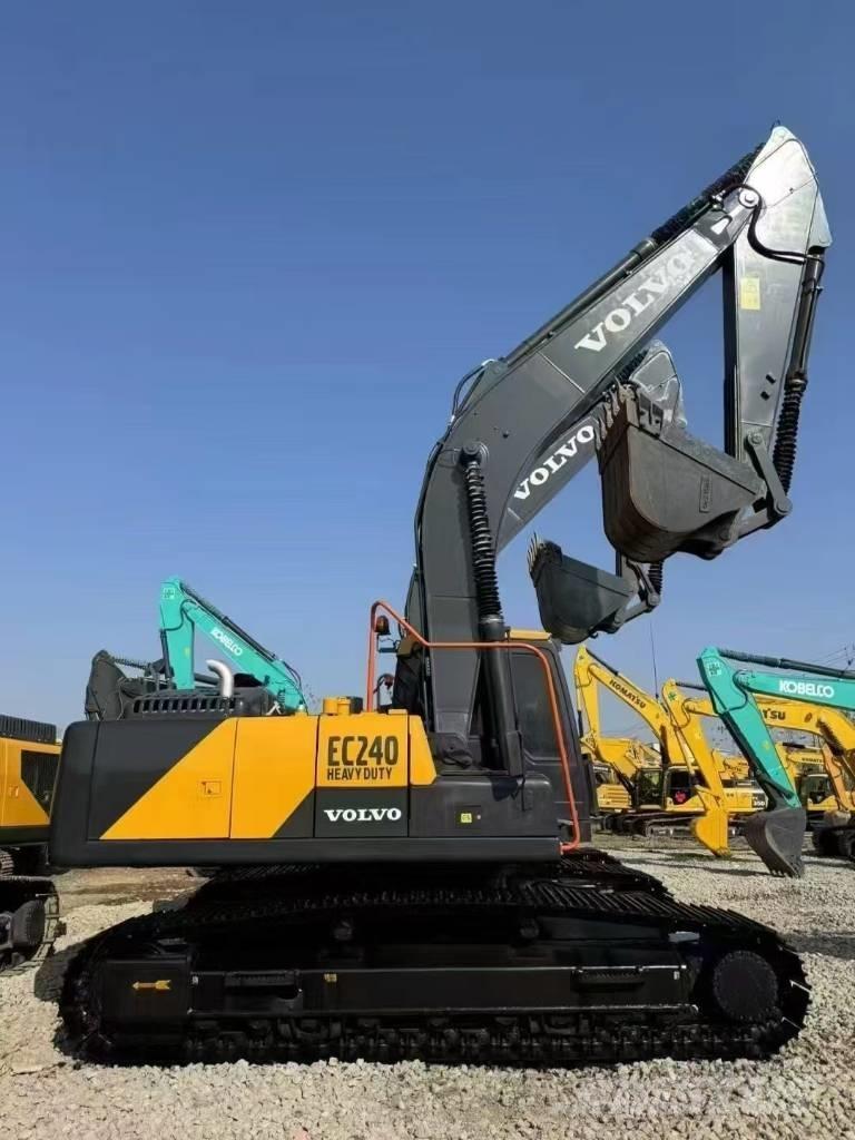 Volvo EC 240 حفارات زحافة