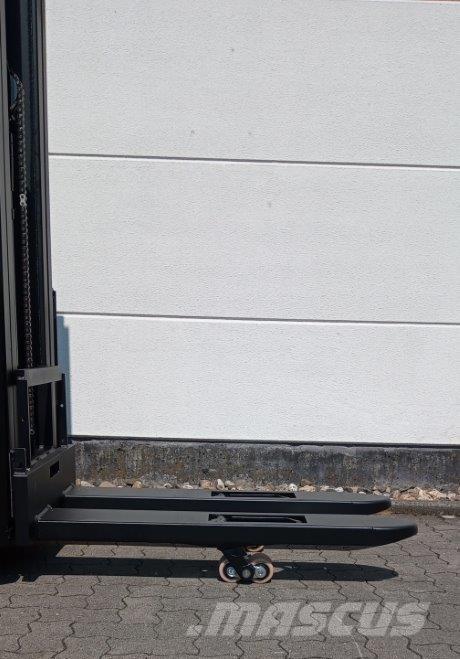 Toyota SWE160L شاحنات مناولة ذاتية الدفع