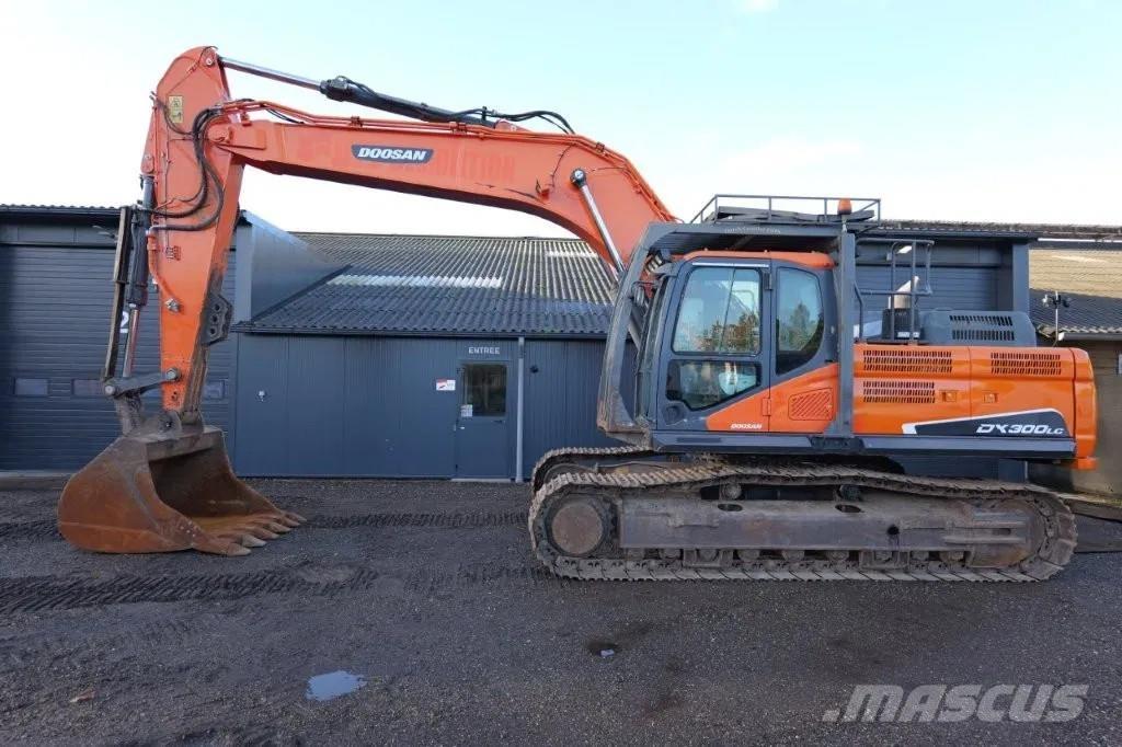Doosan DX300LC حفارات زحافة
