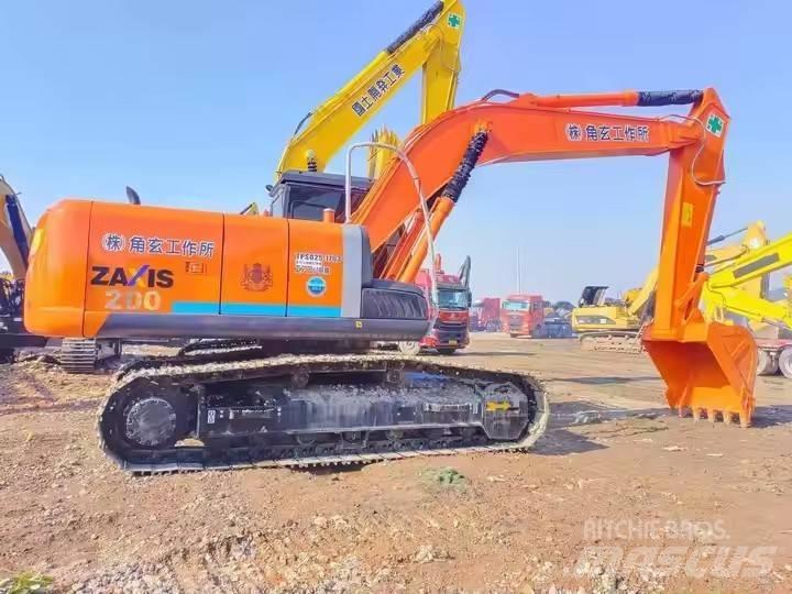 Hitachi ZX200 حفارات زحافة