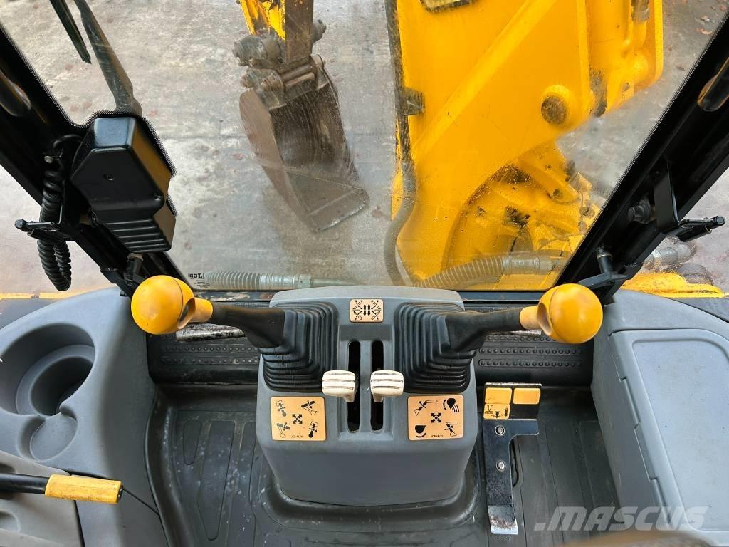 JCB 4 CX لوادر ذات جرافات عكسية
