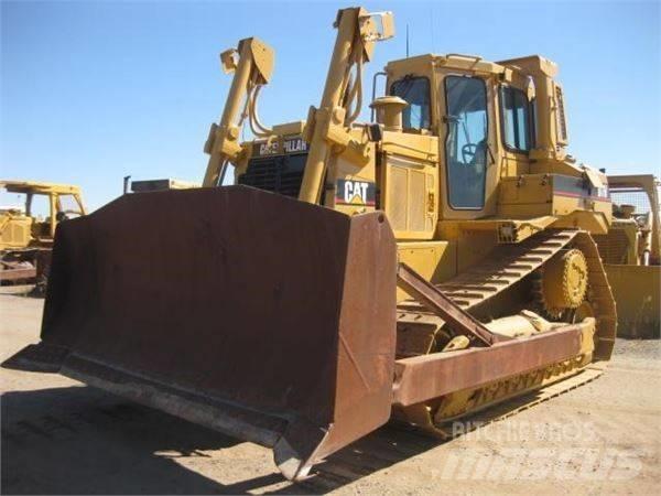 CAT D 7 H بلدوزرات مجنزرة