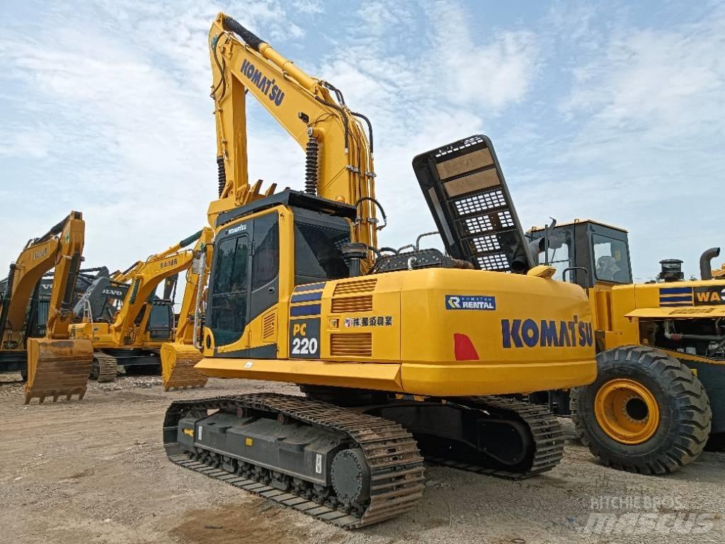 Komatsu PC 220-8 حفارات زحافة