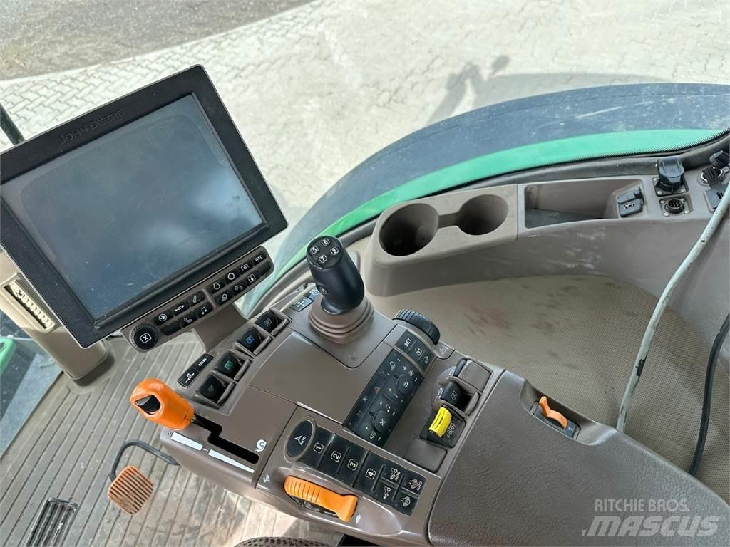 John Deere 7230R الجرارات