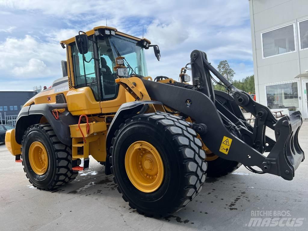 Volvo L110H لوادر بعجل