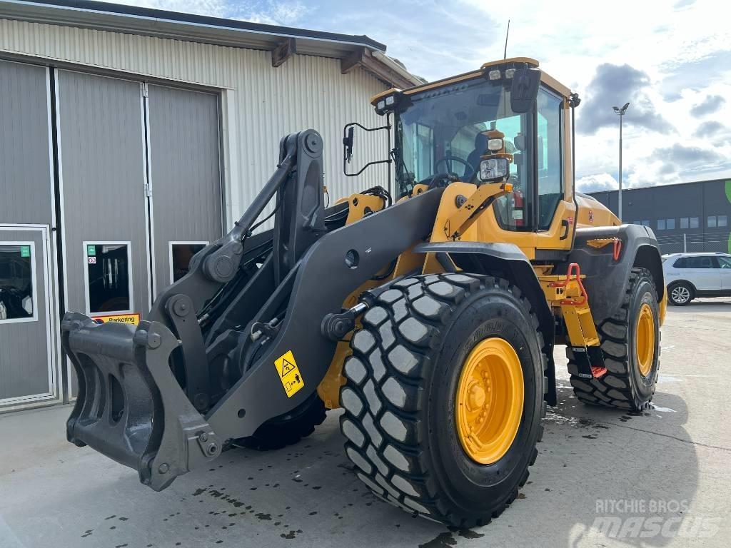 Volvo L110H لوادر بعجل