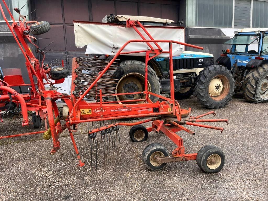 Kuhn GA 4121 G M مكابس وميبسات التبن