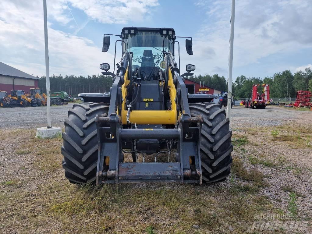 New Holland W170D لوادر بعجل