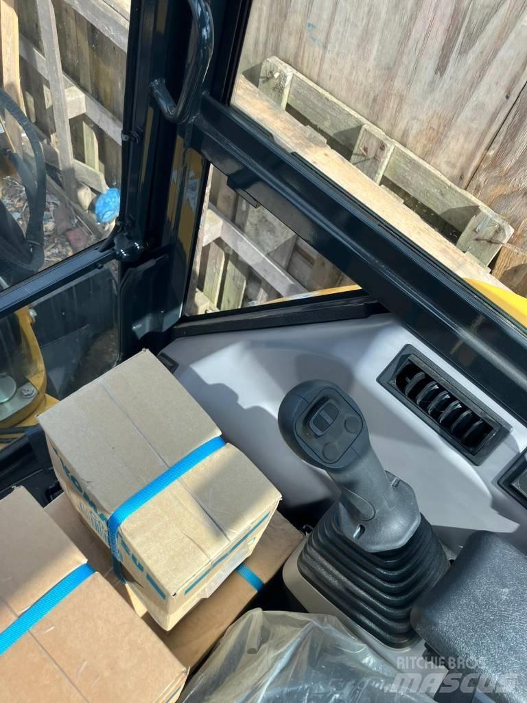 Komatsu PC 26 MR حفارات صغيرة أقل من 7 طن (حفارات صغيرة)