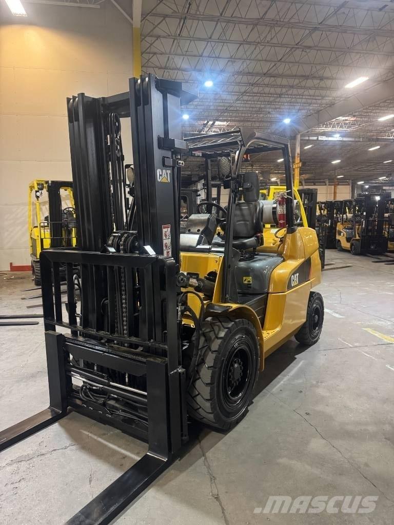 CAT FG 50 CN شاحنات ذات رافعات شوكية - أخرى