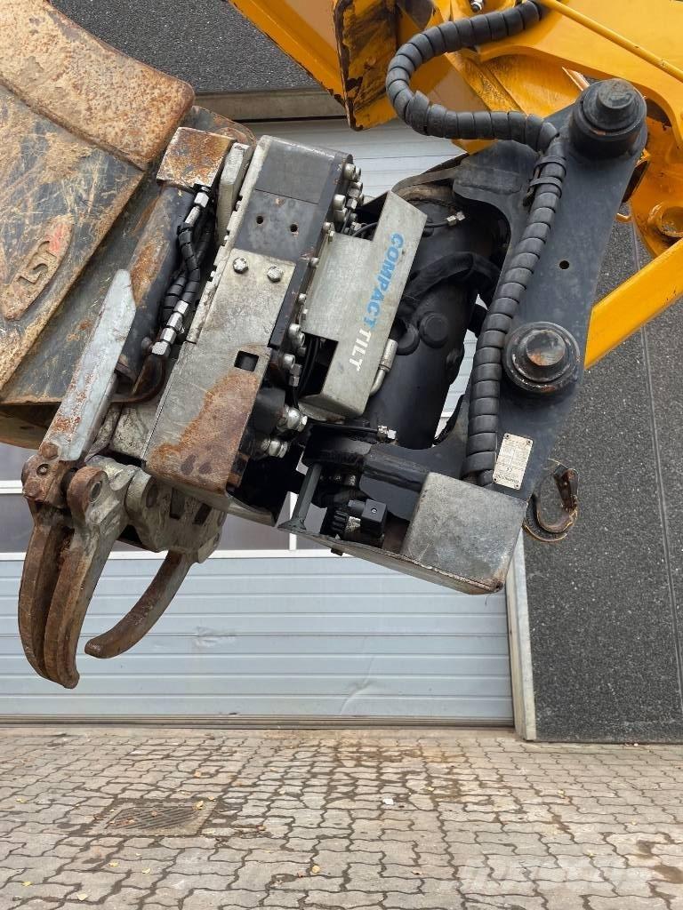 JCB 4CX لوادر ذات جرافات عكسية