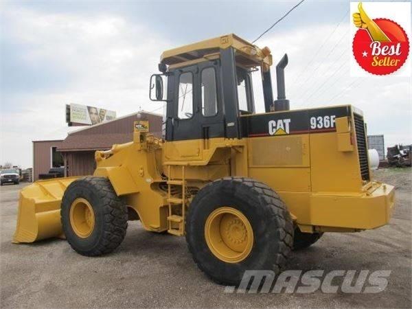 CAT 936 F لوادر بعجل