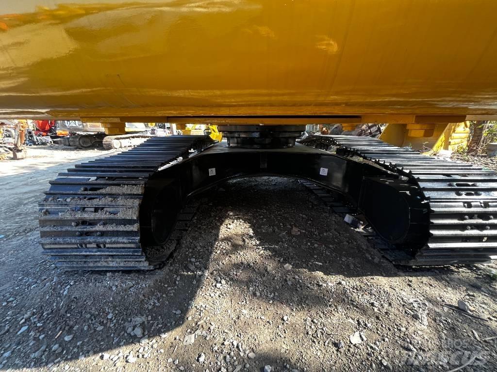Komatsu PC 220 حفارات زحافة