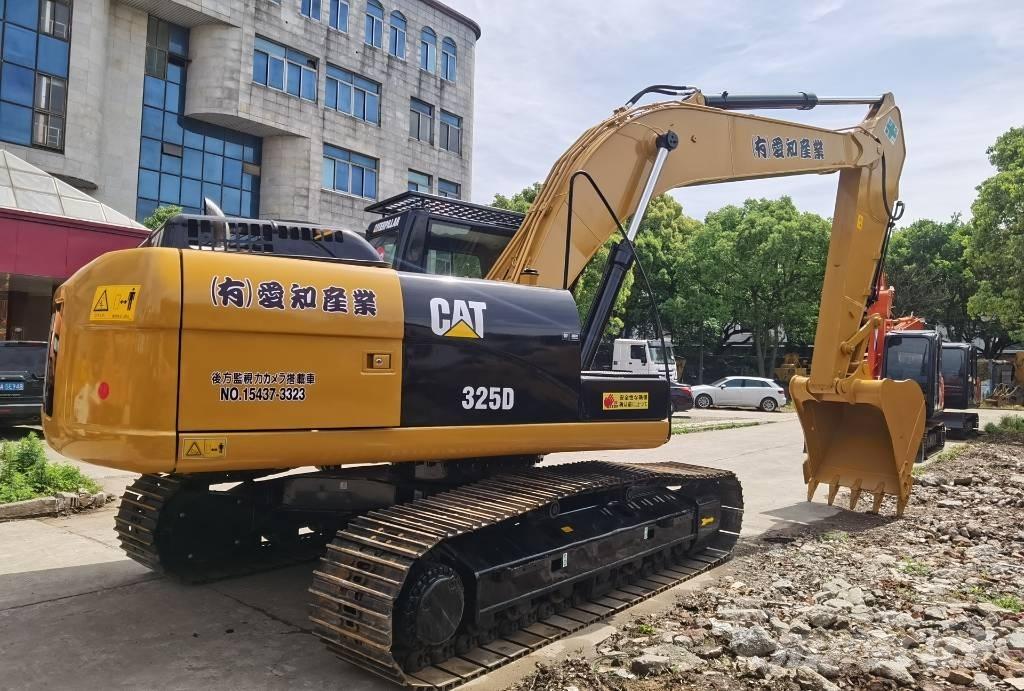 CAT 325 D حفارات زحافة