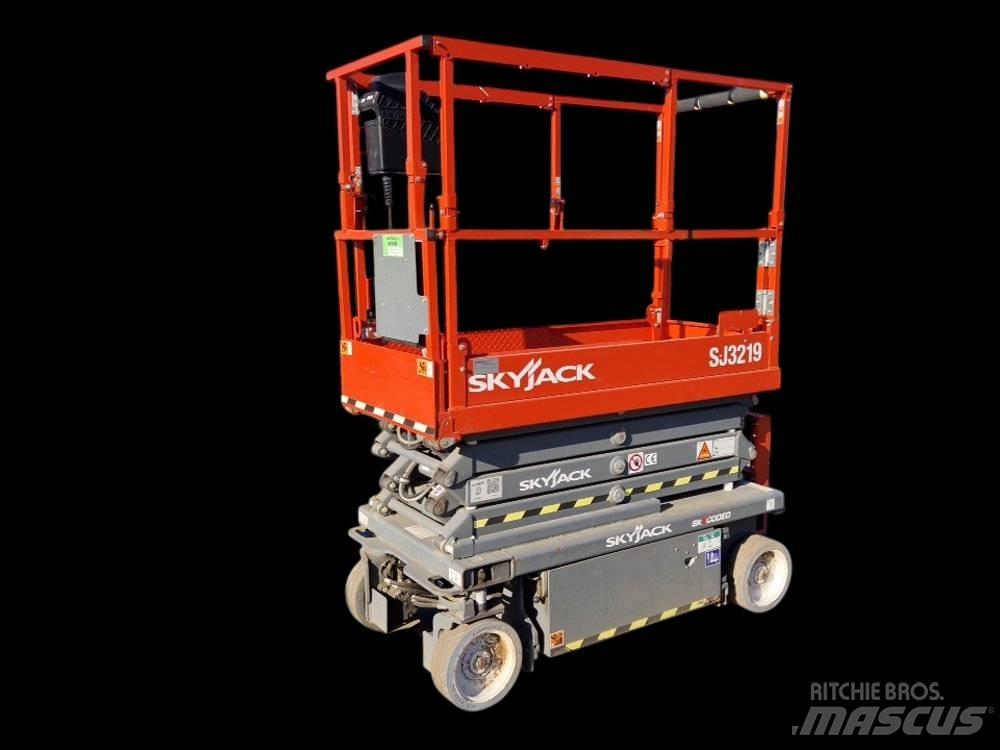 SkyJack SJ 3219 رافعات مقصية الشكل