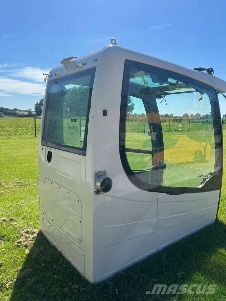 Liebherr 11407040 كابينة والداخلية