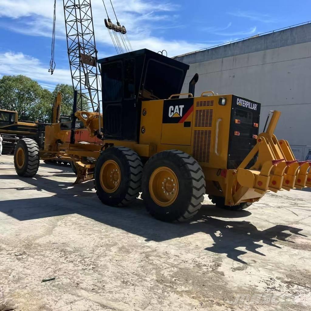 CAT 140 K معدات تمهيد الطرق