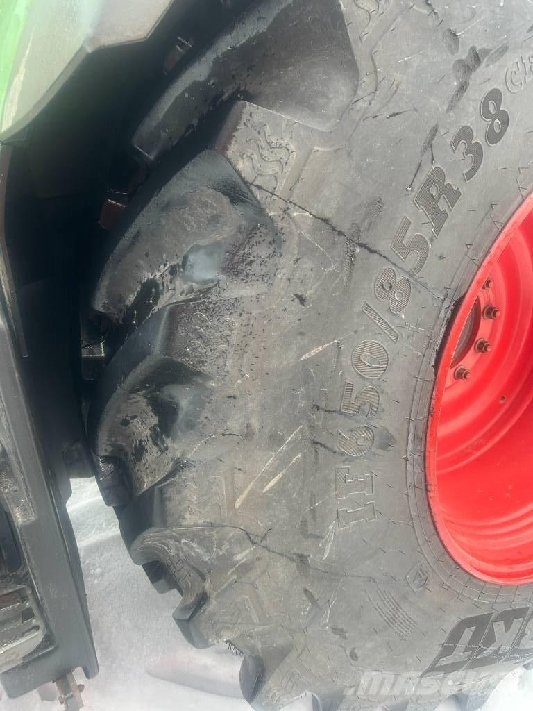 Fendt 824 Vario الجرارات