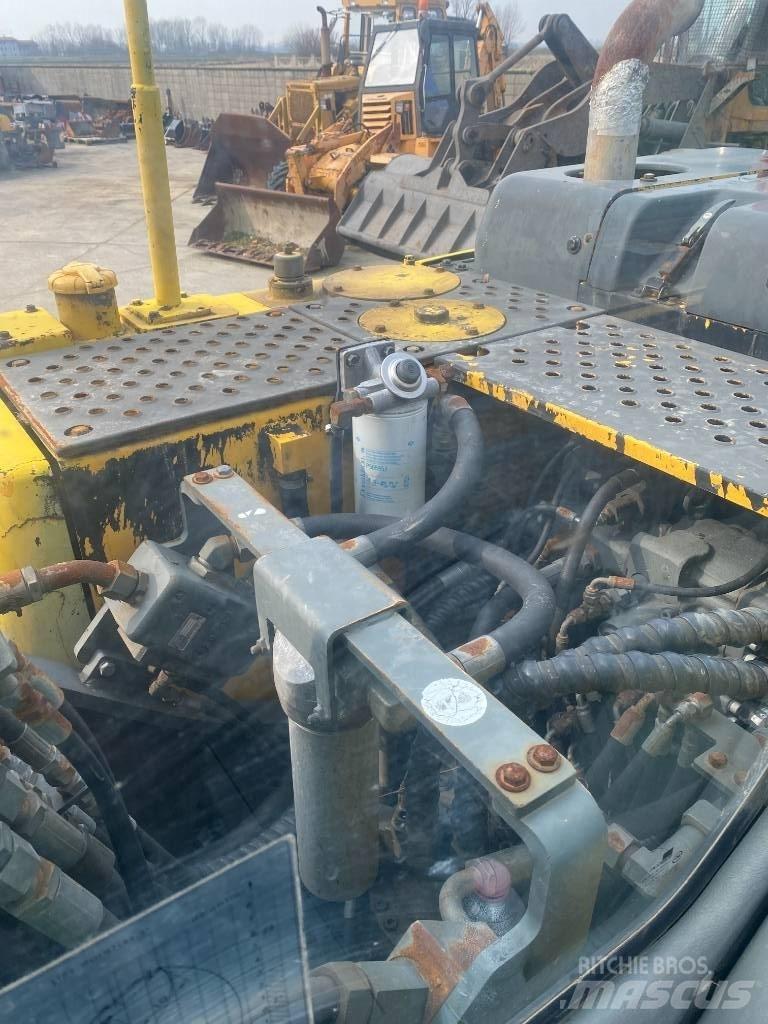 Volvo EC 160 B N LC حفارات زحافة