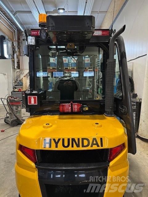 Hyundai 35 DA-9 شاحنات الديزل